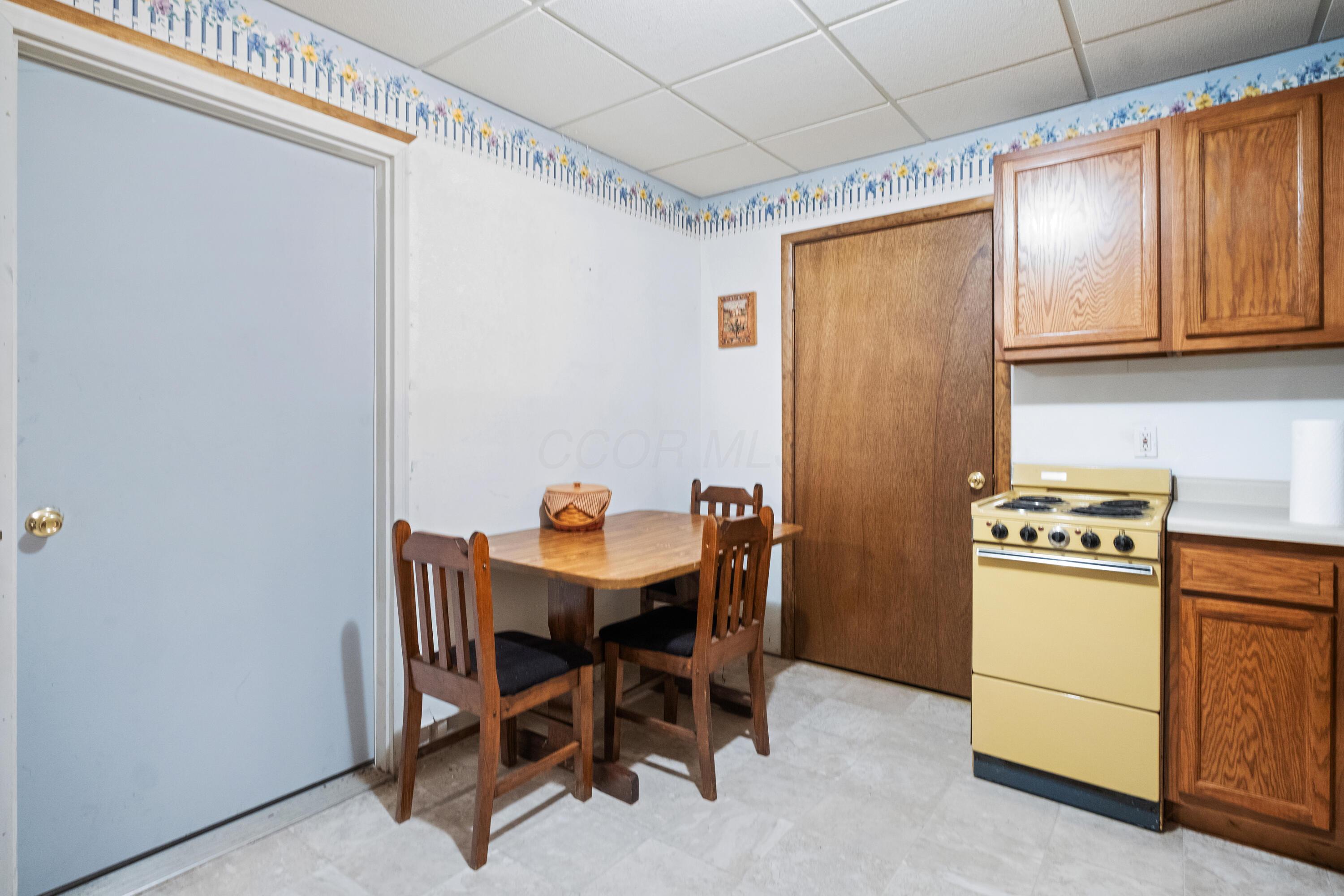 17570 Allen Road, Mount Vernon, Ohio image 38