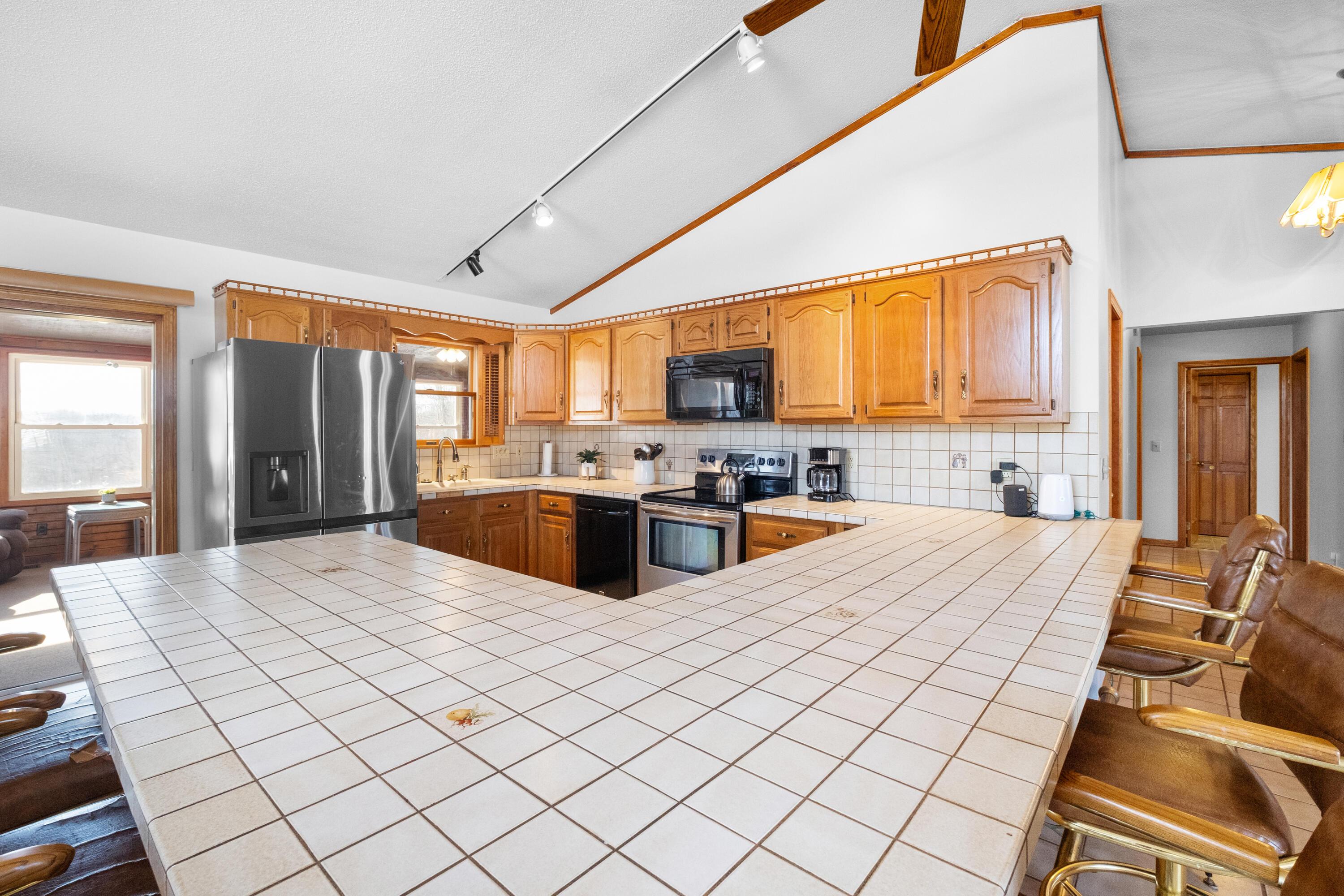 17570 Allen Road, Mount Vernon, Ohio image 9