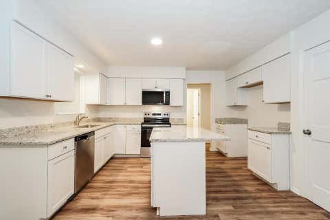 Tiny photo for 1915 Berwick Court, Delaware, OH 43015 (MLS # 226026045)