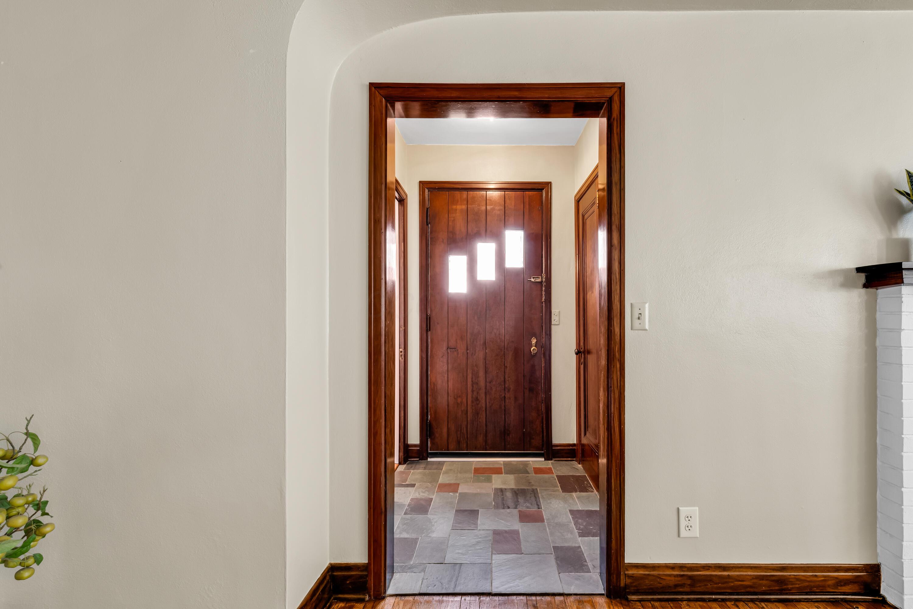 936 E High Street, Mount Vernon, Ohio image 4