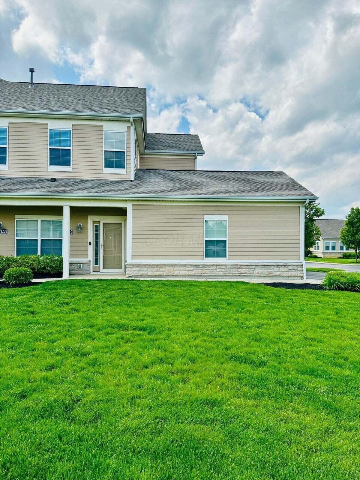 3225 Rossmore Circle