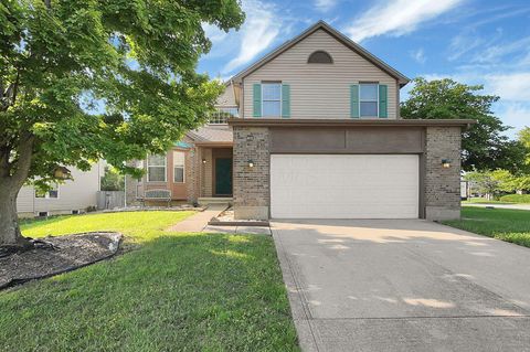 Photo of 251 Wellington Place SW, Pataskala, OH 43062 (MLS # 225026189)