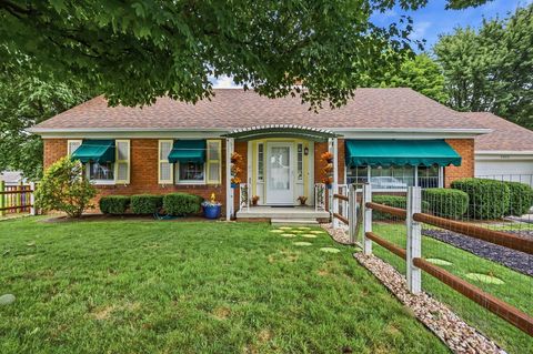 Photo of 2072 N Columbus Street, Lancaster, OH 43130 (MLS # 226022893)