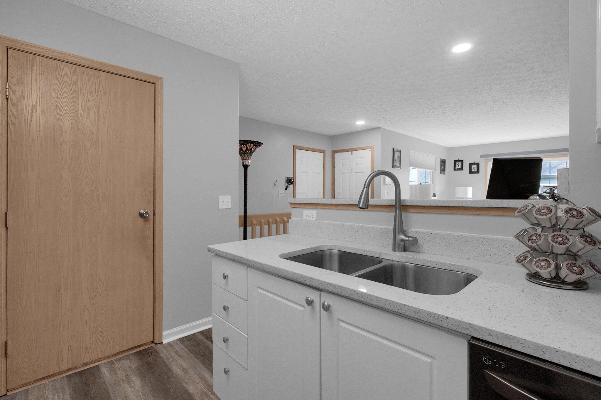 4057 Blendon Point Drive #60A, Columbus, Ohio image 7