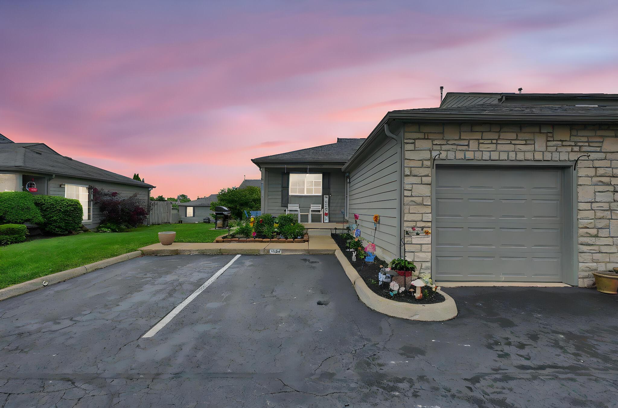 4057 Blendon Point Drive #60A, Columbus, Ohio image 2