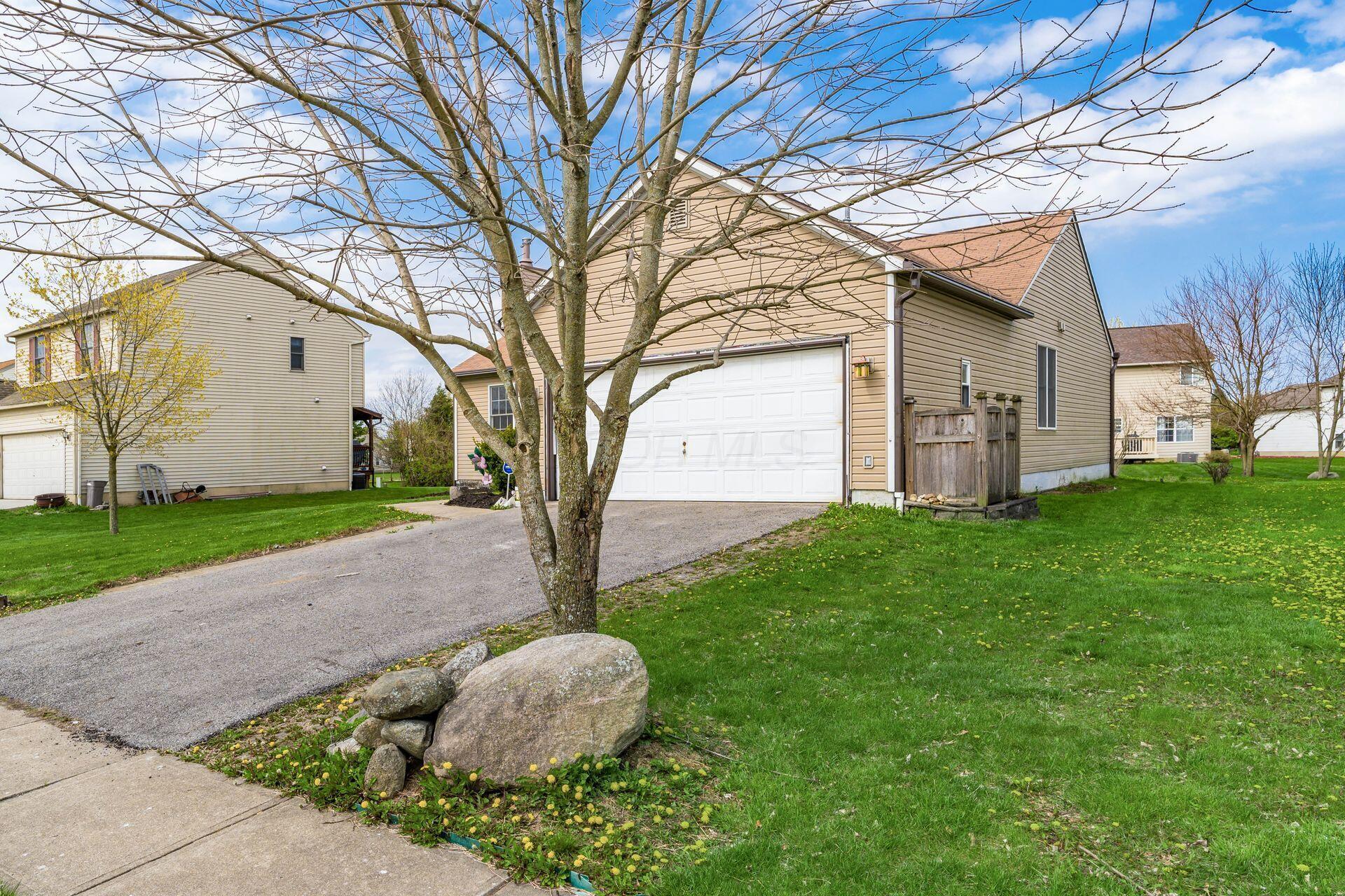727 Petigrew Drive, Reynoldsburg, Ohio image 1