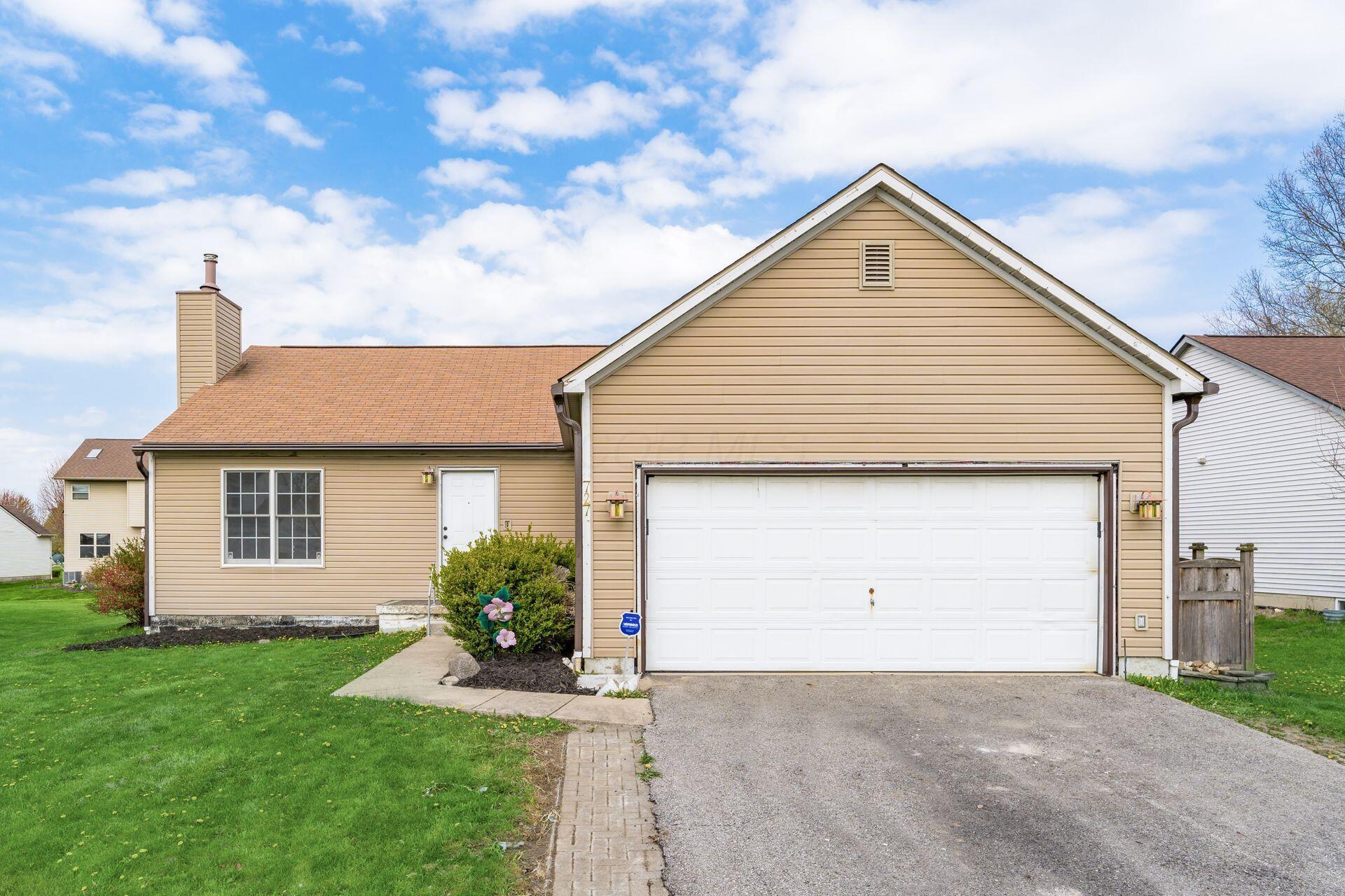 727 Petigrew Drive, Reynoldsburg, Ohio image 3