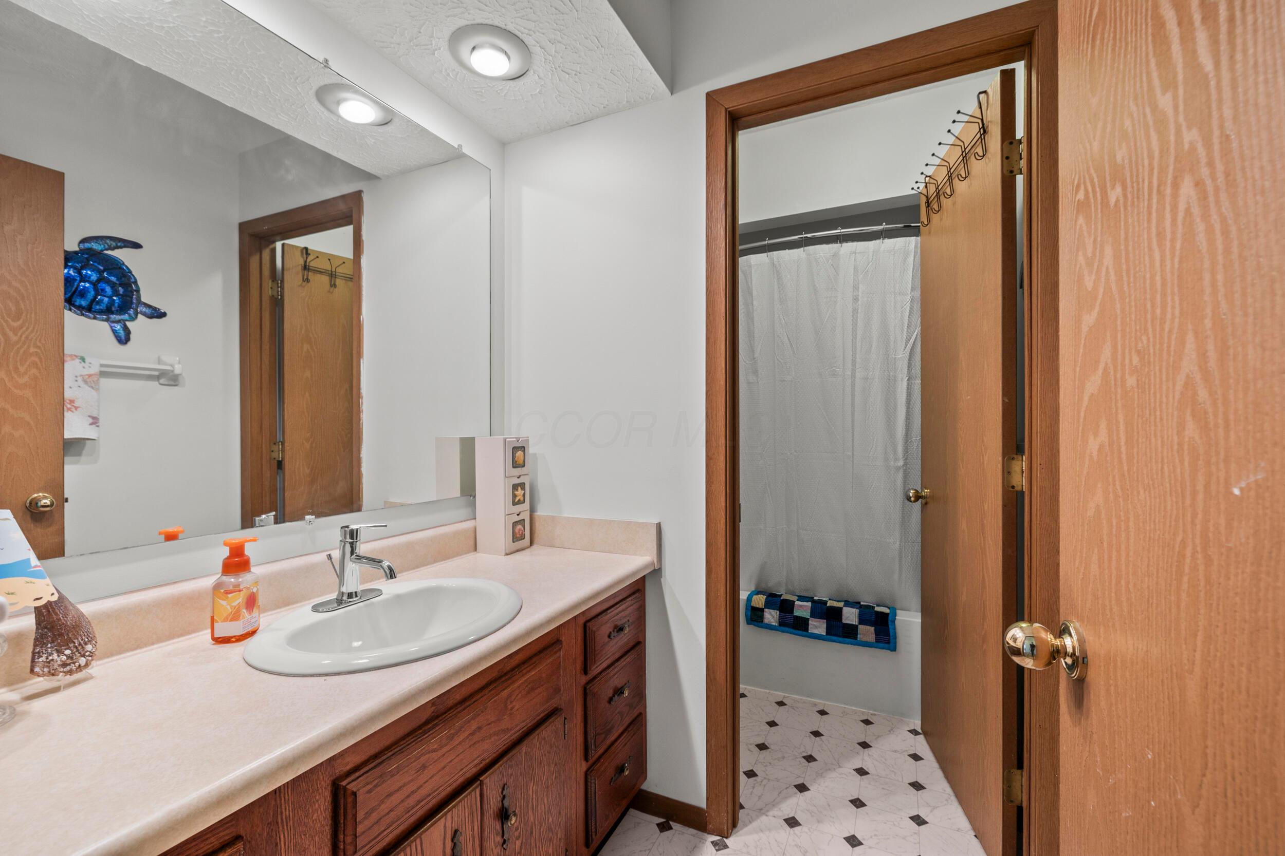 618 Colony Drive, Westerville, Ohio image 32