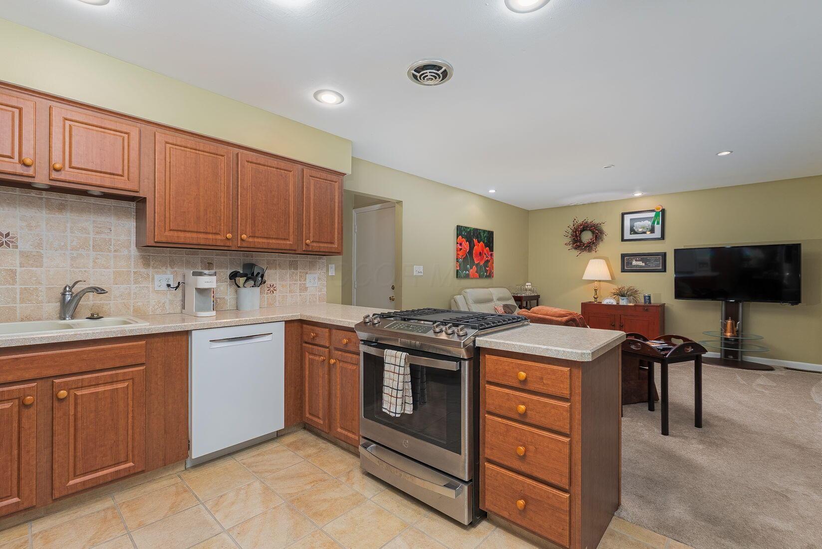 3464 Helen Place, Grove City, Ohio image 22