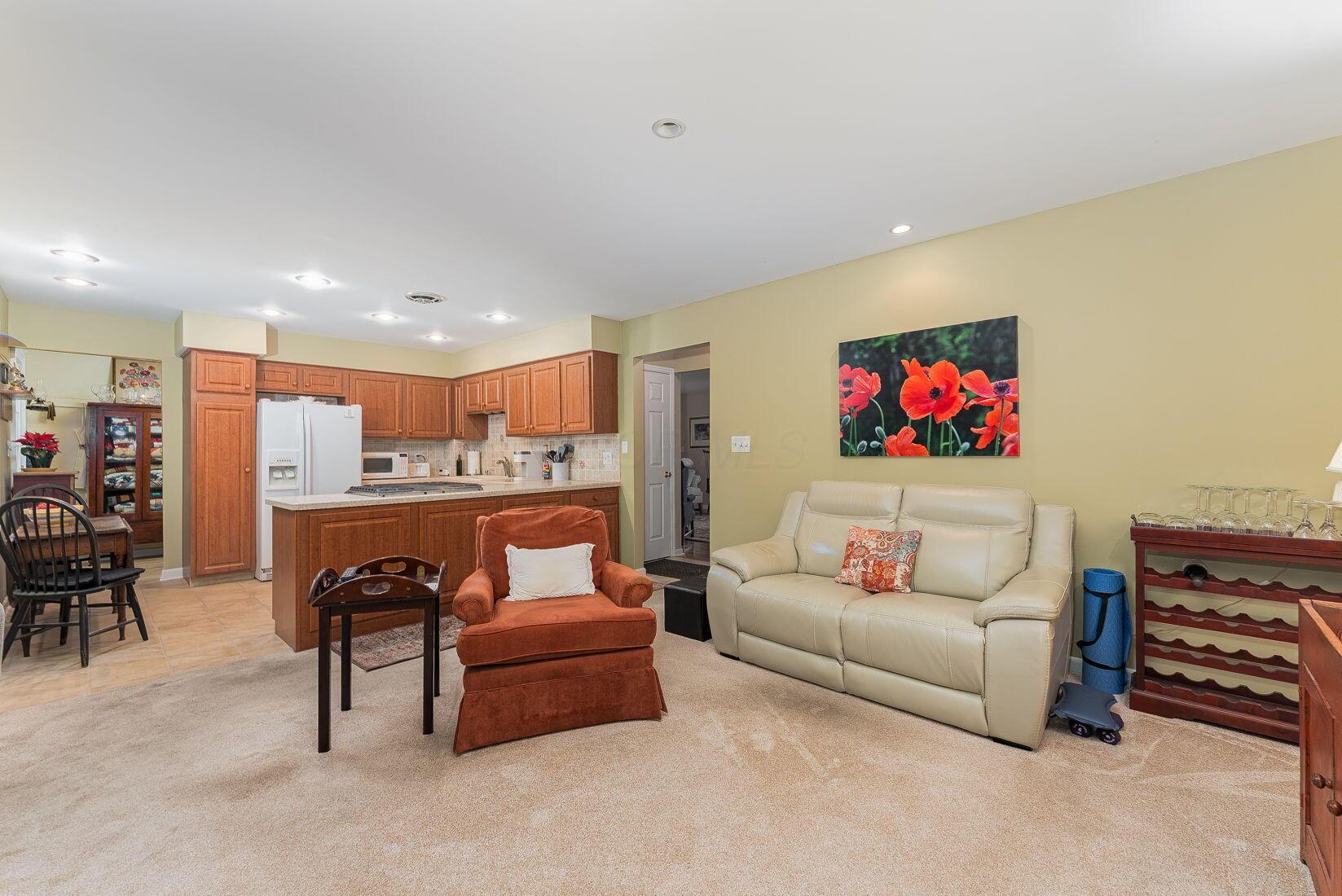 3464 Helen Place, Grove City, Ohio image 28