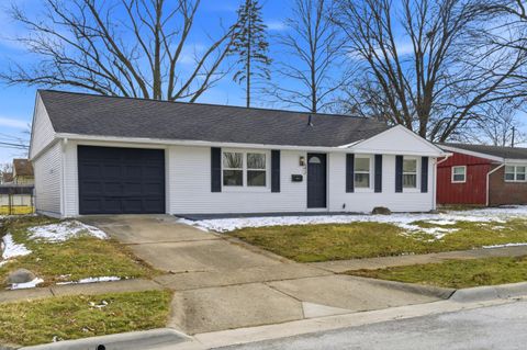 Photo of 643 Bonnington Way, Columbus, OH 43230 (MLS # 226005797)