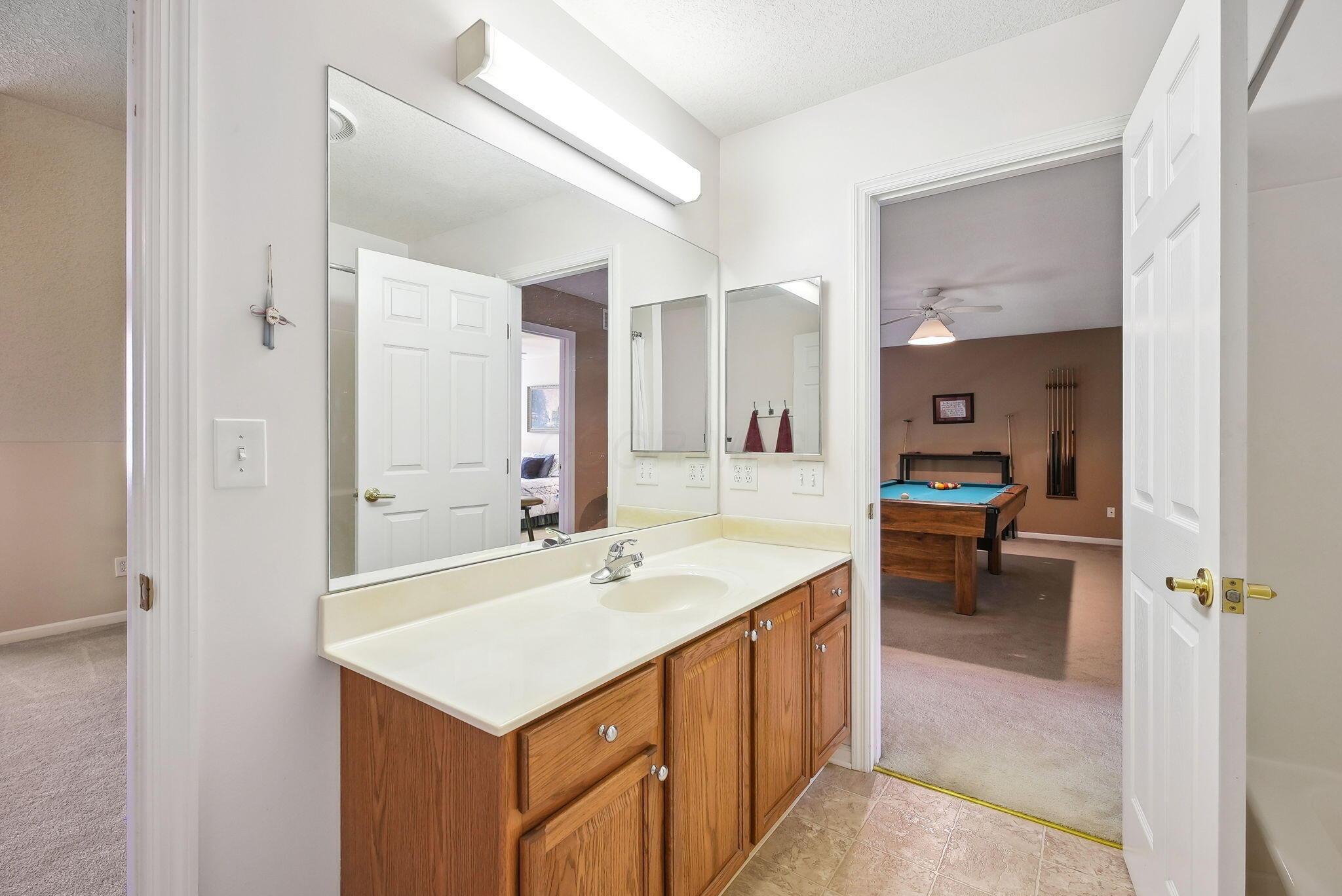 6567 Henschen Circle, Westerville, Ohio image 38