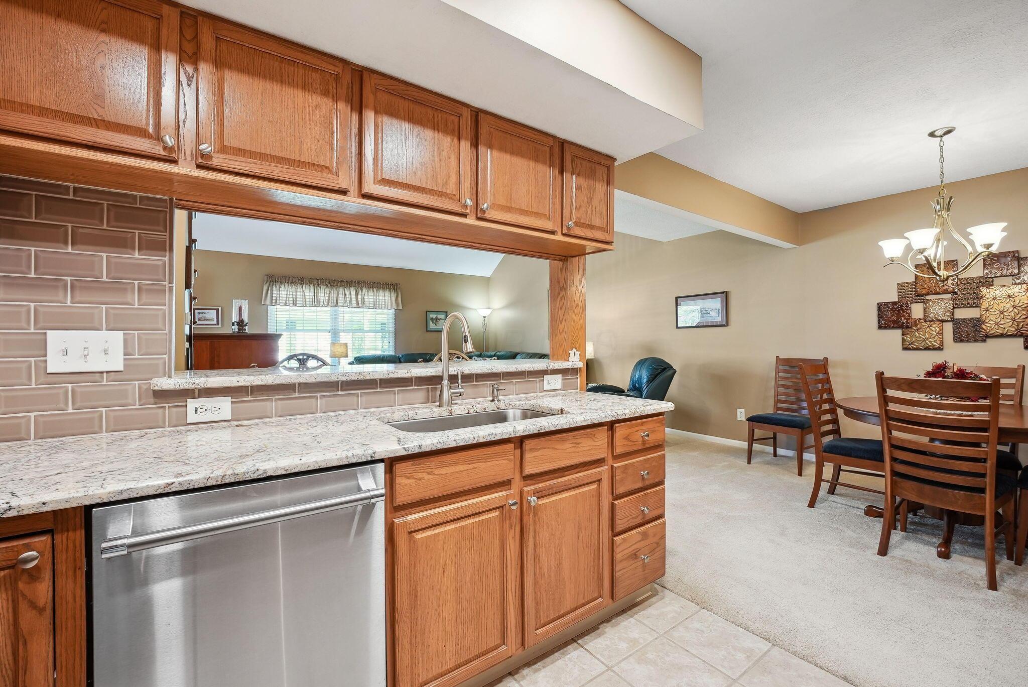 6567 Henschen Circle, Westerville, Ohio image 15