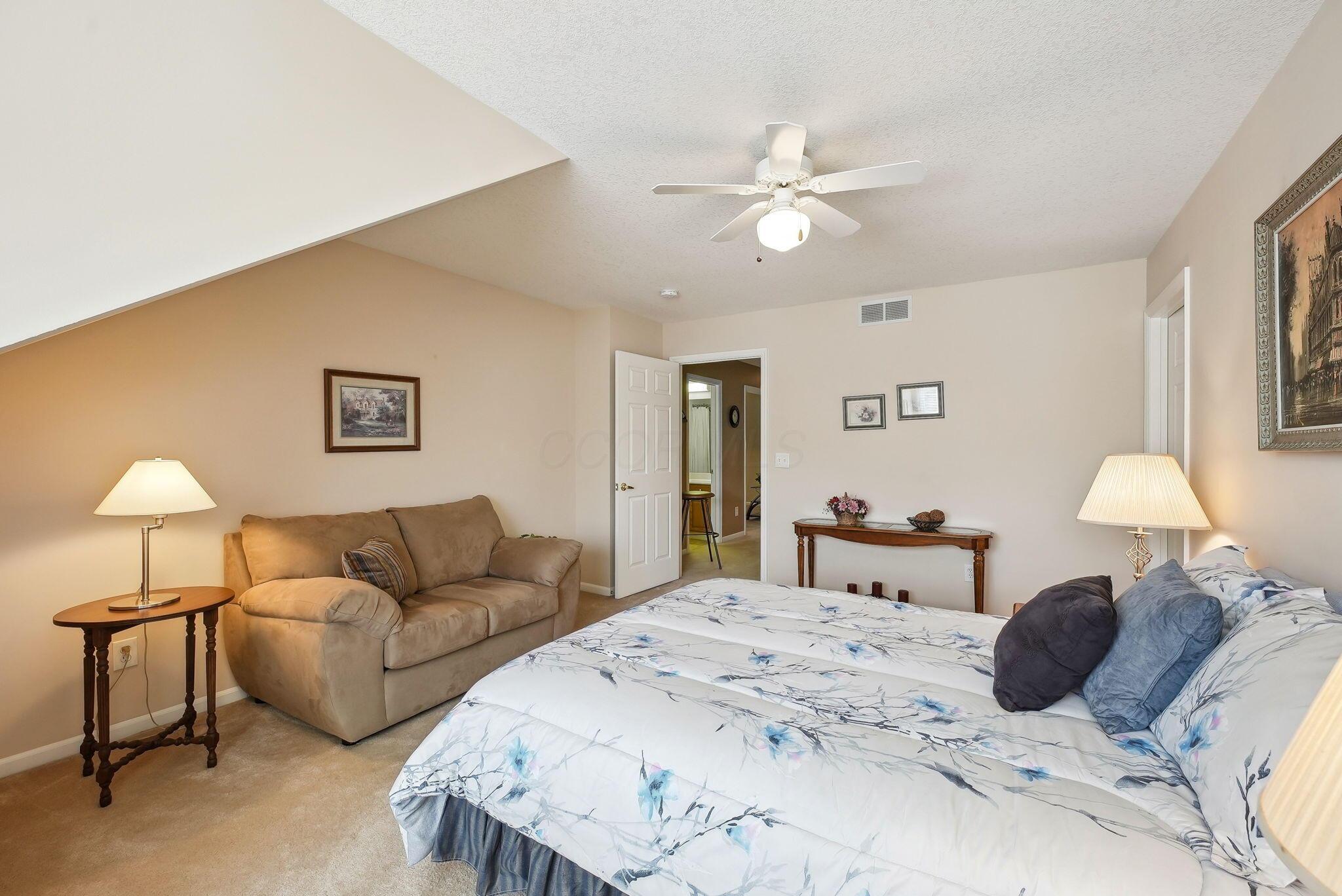 6567 Henschen Circle, Westerville, Ohio image 35