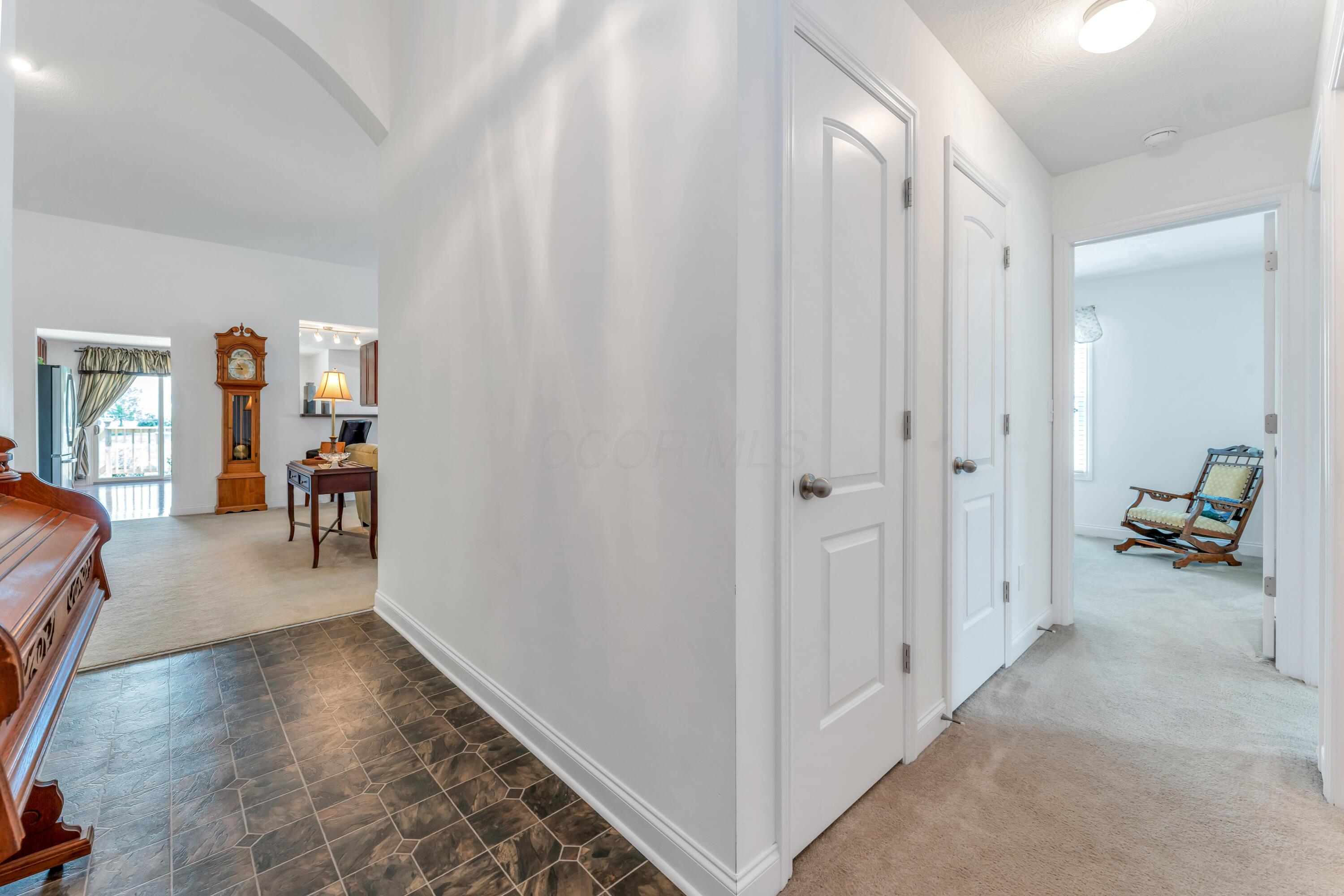 444 Saffron Drive, Sunbury, Ohio image 4
