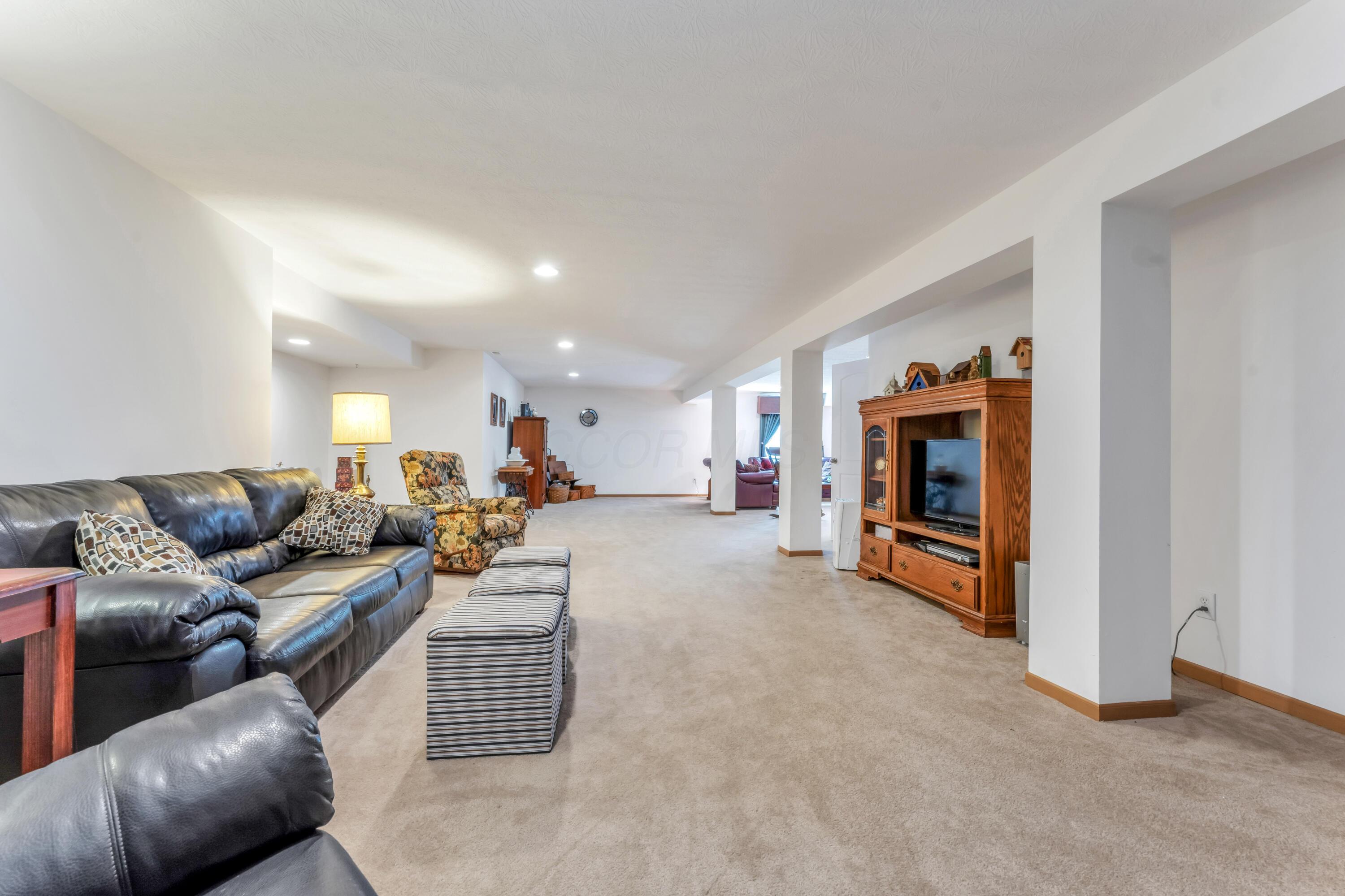 444 Saffron Drive, Sunbury, Ohio image 31