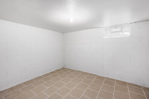 Tiny photo for 2159 Keller Place E, Grove City, OH 43123 (MLS # 226000468)