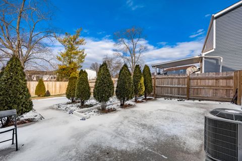 Tiny photo for 2159 Keller Place E, Grove City, OH 43123 (MLS # 226000468)