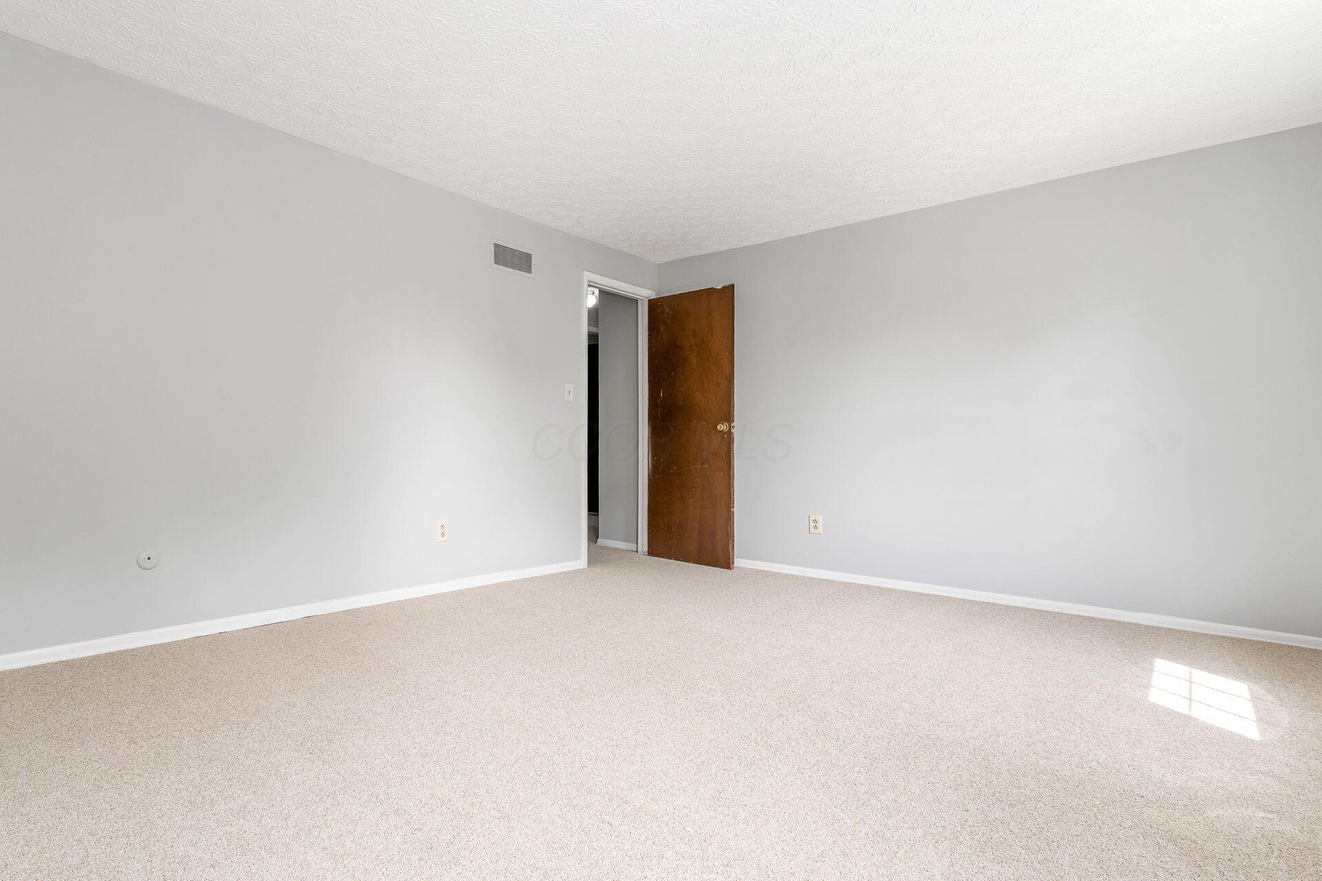 6541 Skywae Drive, Columbus, Ohio image 20