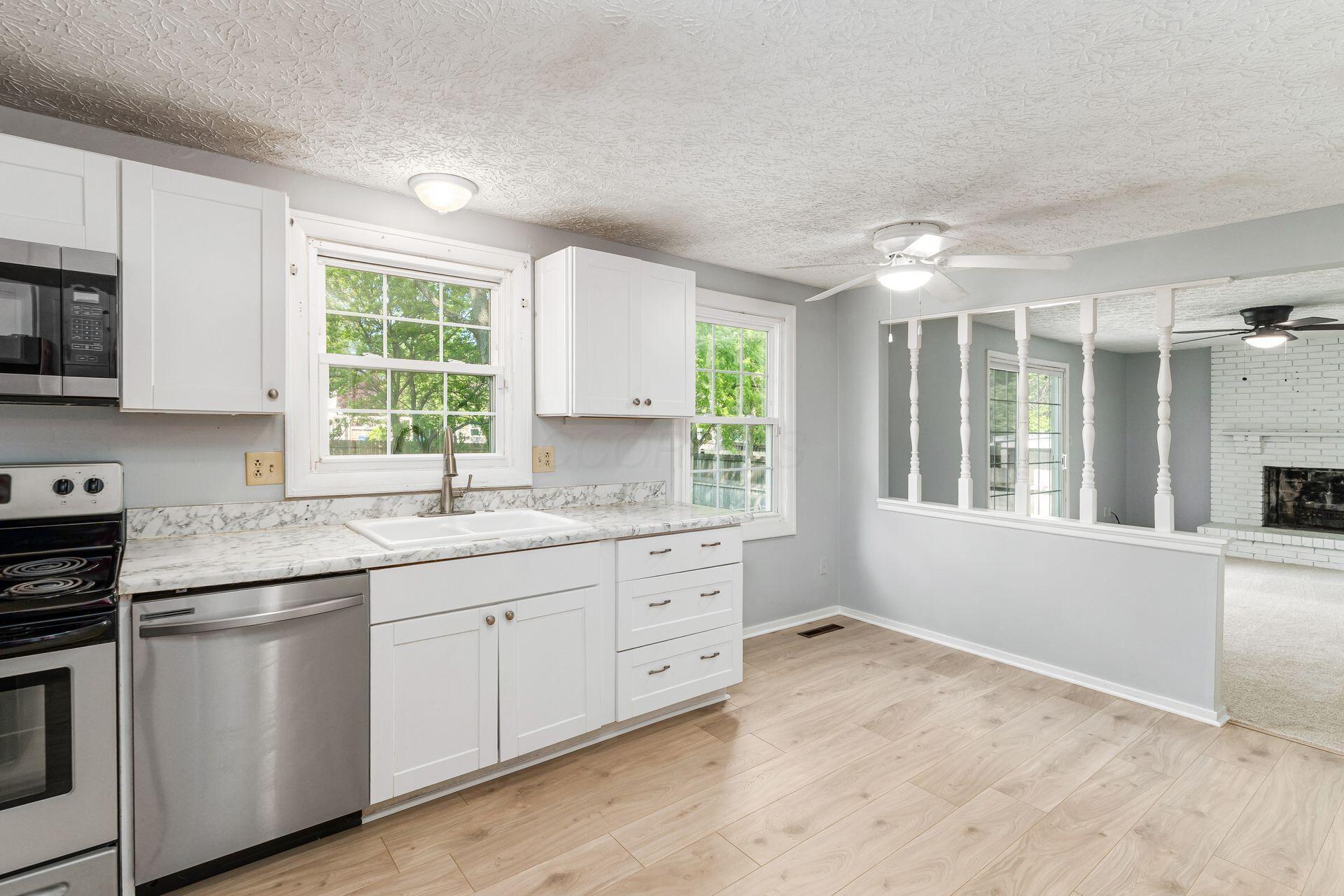 6541 Skywae Drive, Columbus, Ohio image 2
