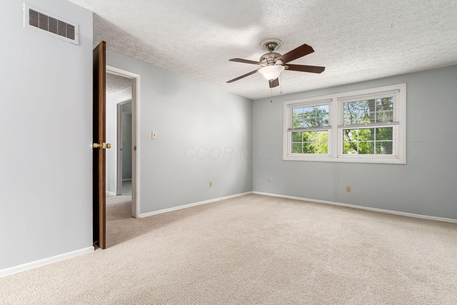 6541 Skywae Drive, Columbus, Ohio image 23