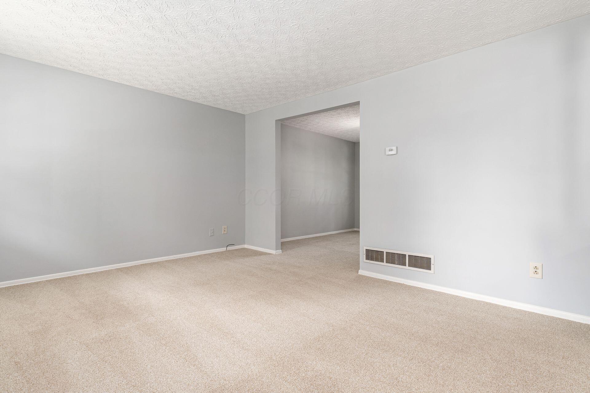 6541 Skywae Drive, Columbus, Ohio image 7