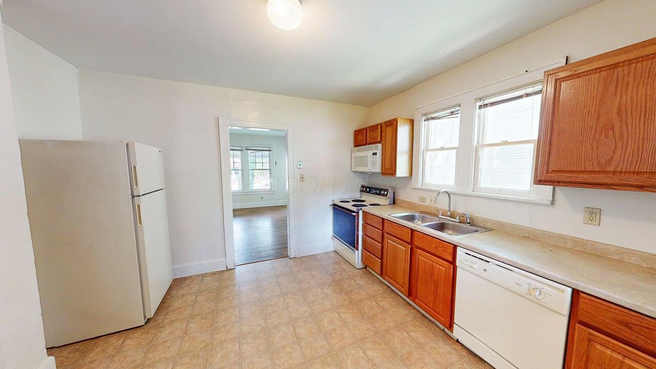 3038 Indianola Avenue, Columbus, Ohio image 13
