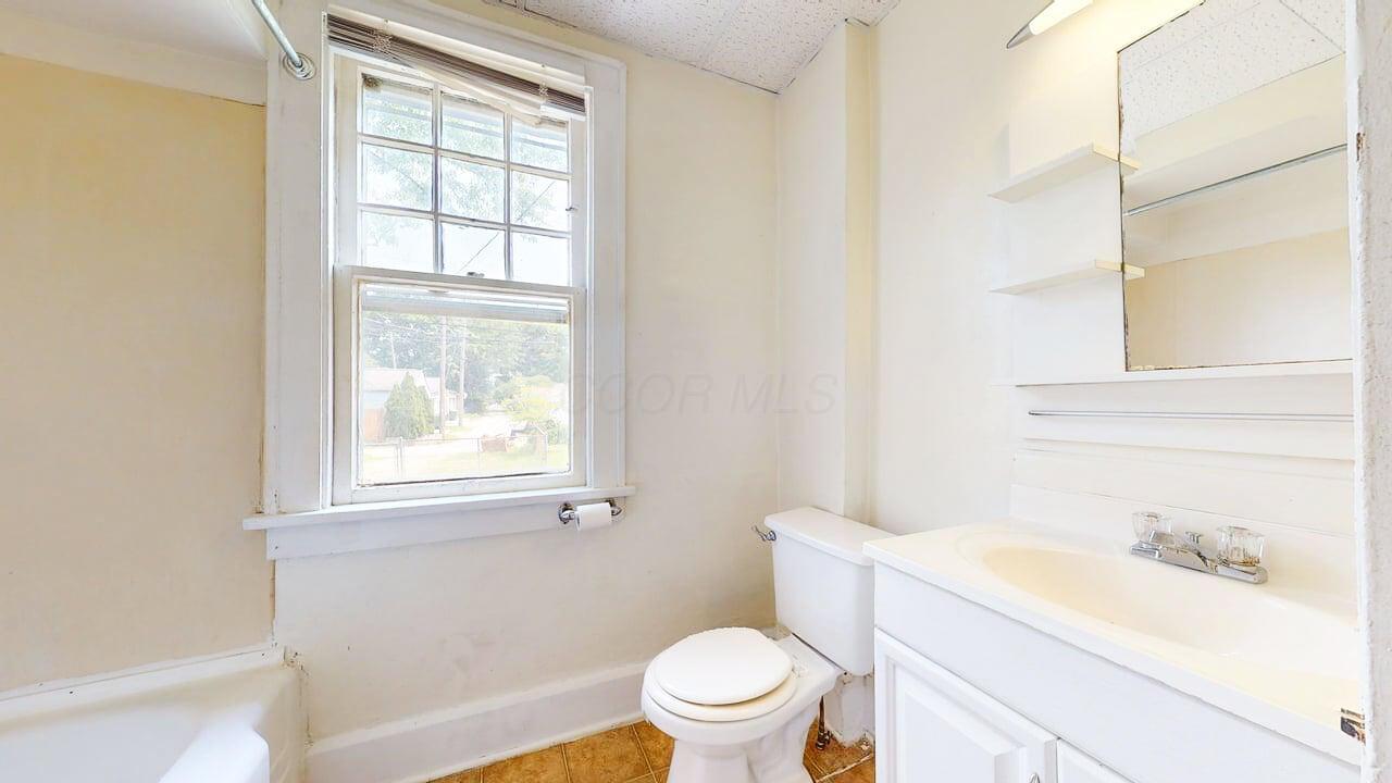 3038 Indianola Avenue, Columbus, Ohio image 15