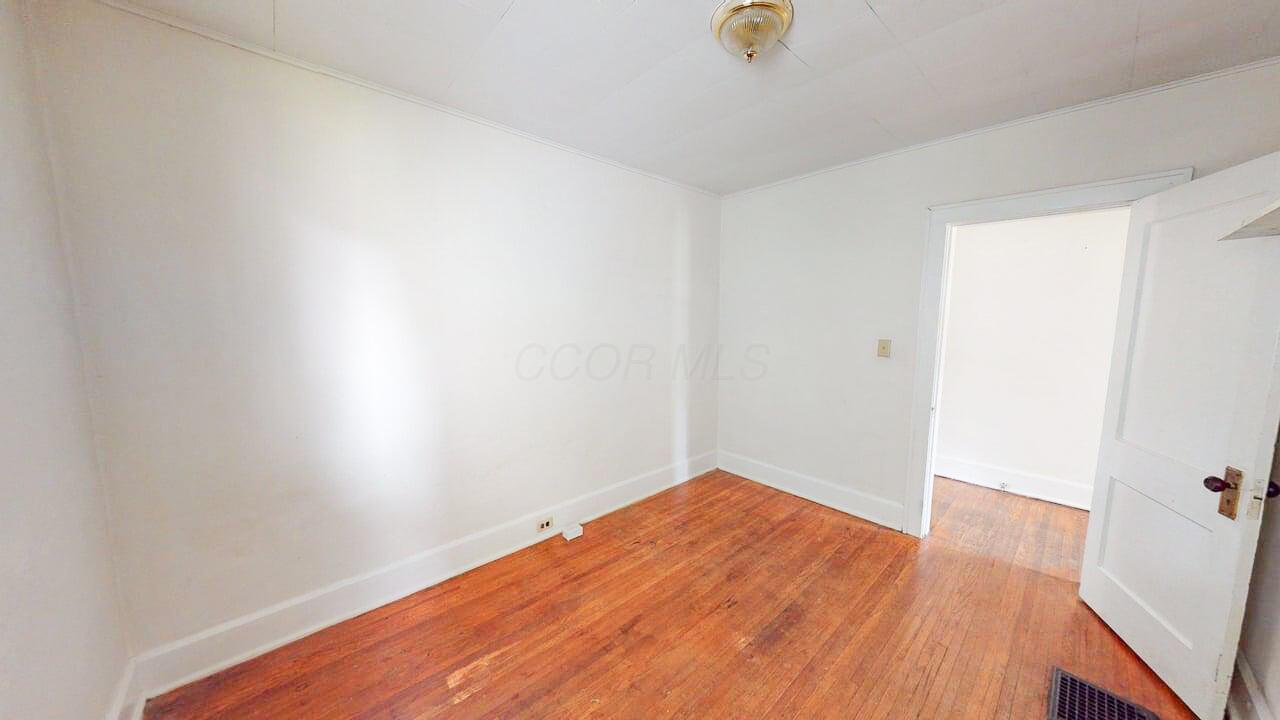 3038 Indianola Avenue, Columbus, Ohio image 25