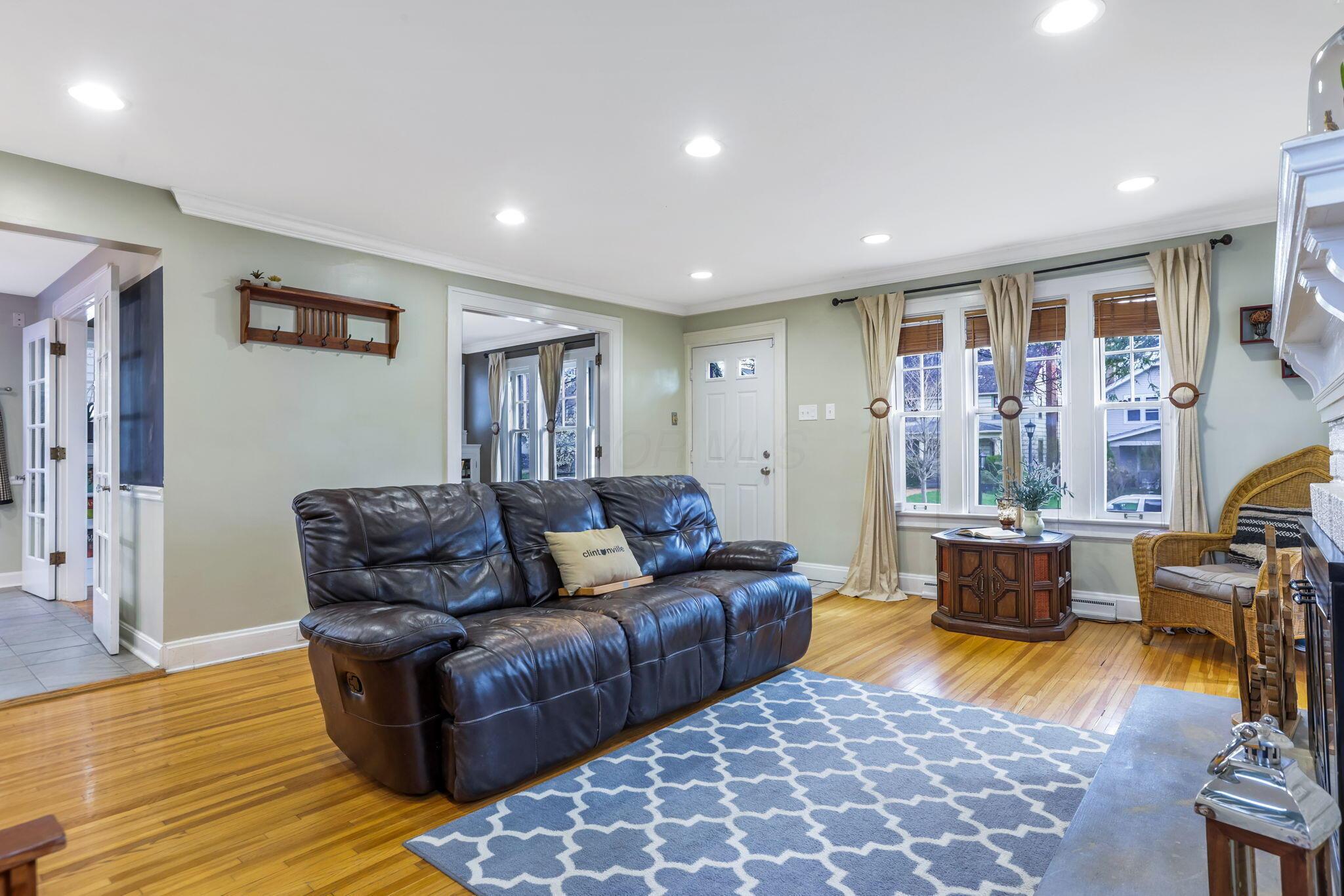 90 Brevoort Road, Columbus, Ohio image 3