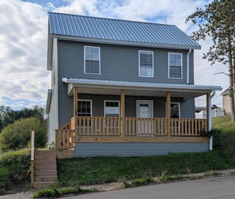 Photo of 551 W Brown Street, New Lexington, OH 43764 (MLS # 226008773)