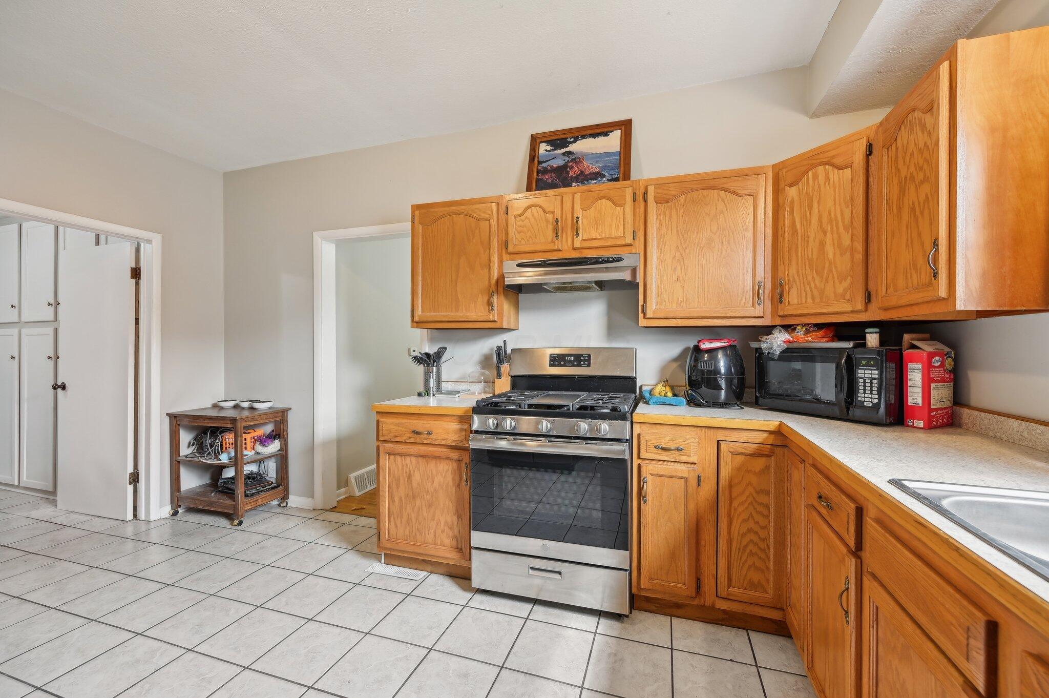 137 Hawkes Avenue, Newark, Ohio image 9