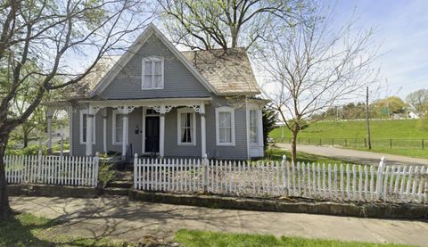 Photo of 273 W Locust Street, Newark, OH 43055 (MLS # 225042845)