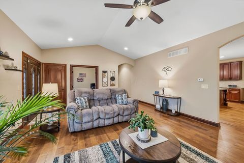 Tiny photo for 110 E Pawnee Drive, Powell, OH 43065 (MLS # 226000731)