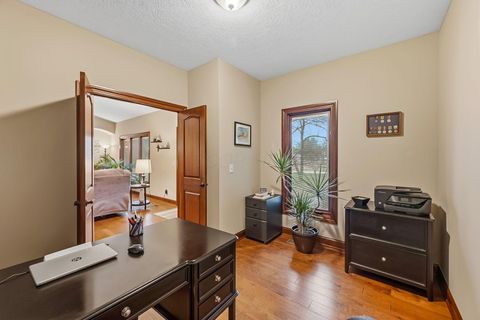 Tiny photo for 110 E Pawnee Drive, Powell, OH 43065 (MLS # 226000731)