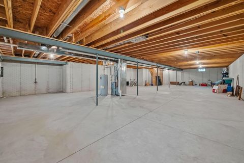 Tiny photo for 110 E Pawnee Drive, Powell, OH 43065 (MLS # 226000731)