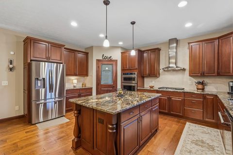 Tiny photo for 110 E Pawnee Drive, Powell, OH 43065 (MLS # 226000731)