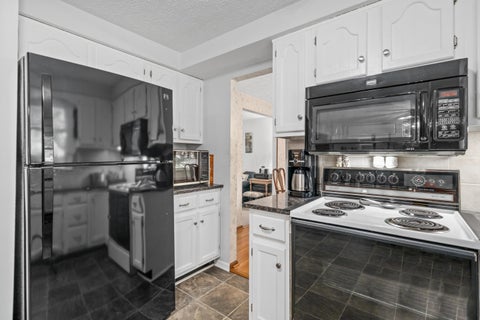 Tiny photo for 639 Link Road, Whitehall, OH 43213 (MLS # 226037250)