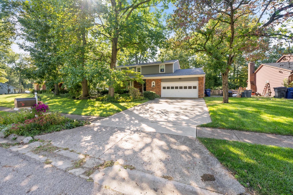 Photo of 639 Link Road, Whitehall, OH 43213 (MLS # 226037250)
