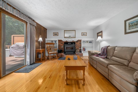 Tiny photo for 639 Link Road, Whitehall, OH 43213 (MLS # 226037250)