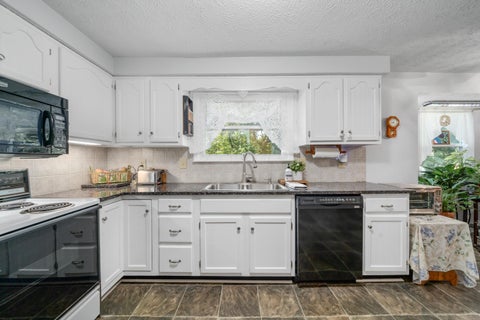 Tiny photo for 639 Link Road, Whitehall, OH 43213 (MLS # 226037250)