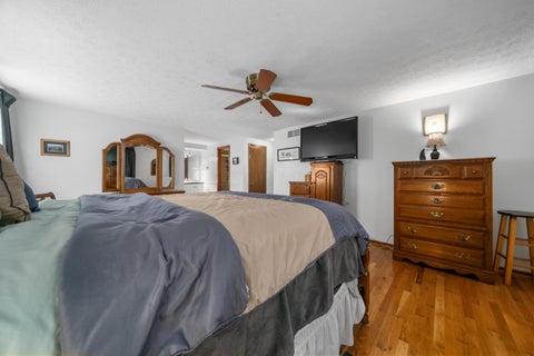 Tiny photo for 639 Link Road, Whitehall, OH 43213 (MLS # 226037250)