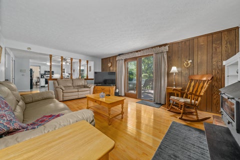 Tiny photo for 639 Link Road, Whitehall, OH 43213 (MLS # 226037250)