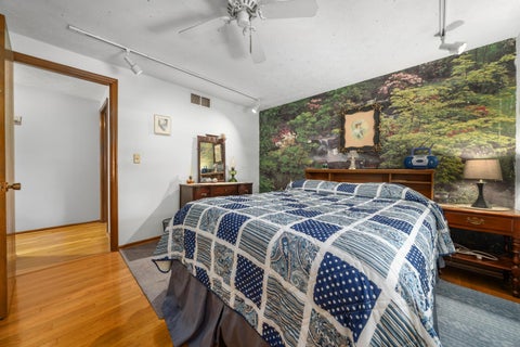 Tiny photo for 639 Link Road, Whitehall, OH 43213 (MLS # 226037250)
