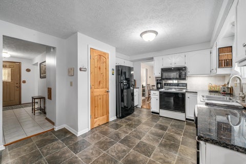 Tiny photo for 639 Link Road, Whitehall, OH 43213 (MLS # 226037250)