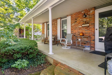 Tiny photo for 639 Link Road, Whitehall, OH 43213 (MLS # 226037250)