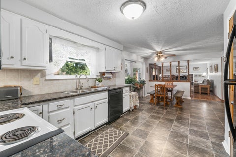 Tiny photo for 639 Link Road, Whitehall, OH 43213 (MLS # 226037250)