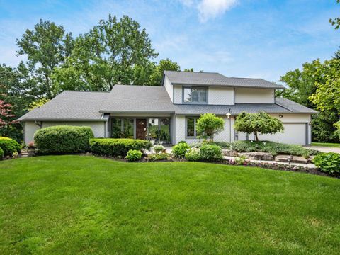 Photo of 1109 Millcreek Lane, Upper Arlington, OH 43220 (MLS # 225034976)