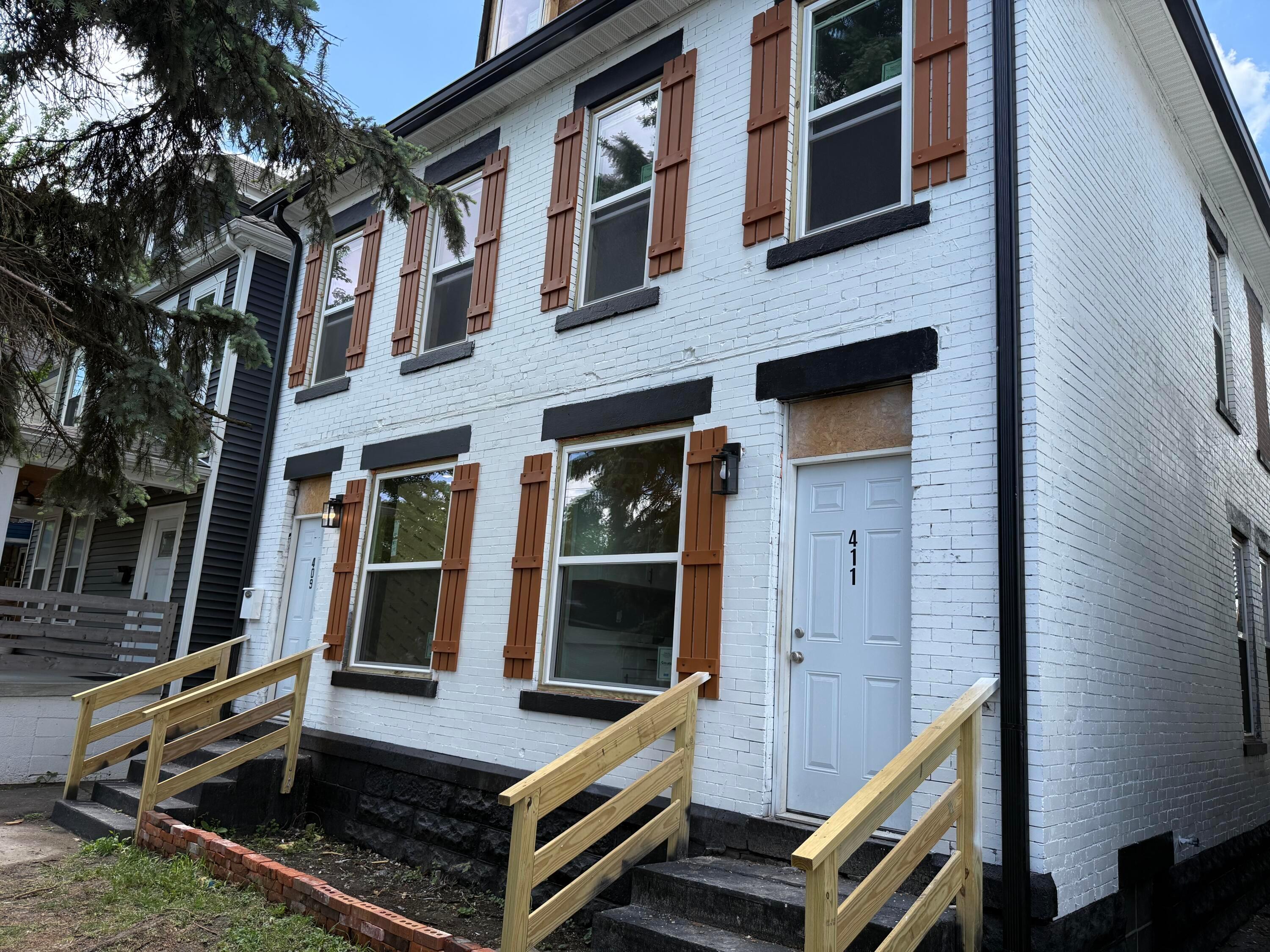 411 Saint Clair Avenue 409