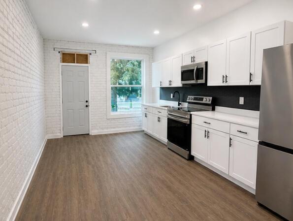 411 Saint Clair Avenue 409